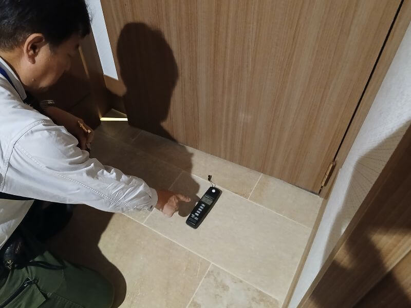非常用照明の点灯照度測定検査
